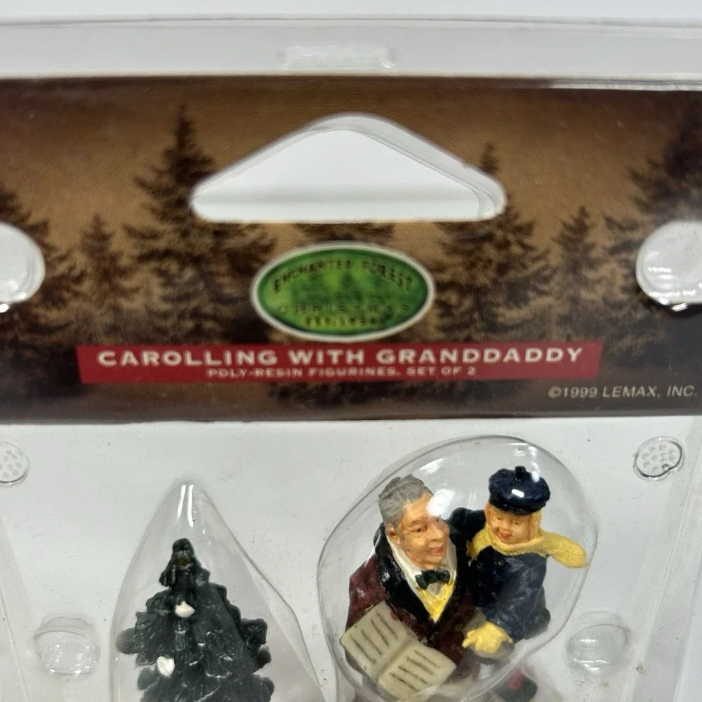 Lemax‎ Carole Towne Christmas Village Figure 2001 - Carolling with Granddaddy